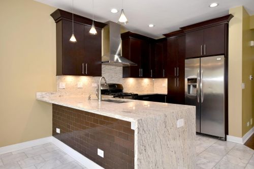 9068 Buckingham Park Dr, Des Plaines, IL 60016-5102
