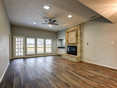 10109 Cherry Tree Dr, Dallas, TX 75243-4807