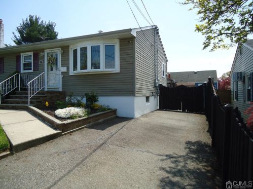 36 Highland Ter, Perth Amboy, NJ 08863-1303