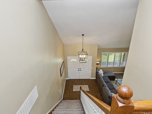 6718 Rycroft Dr, Riverside CA  92506-5315 exterior