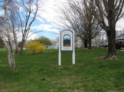 73 Horse Pond Rd, Colchester CT  06420-4033 exterior