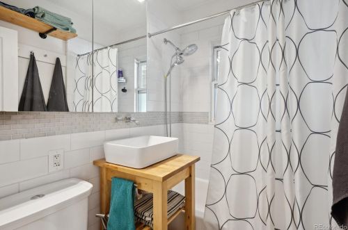 4400 Pearl St, Englewood CO 80113-5831 exterior