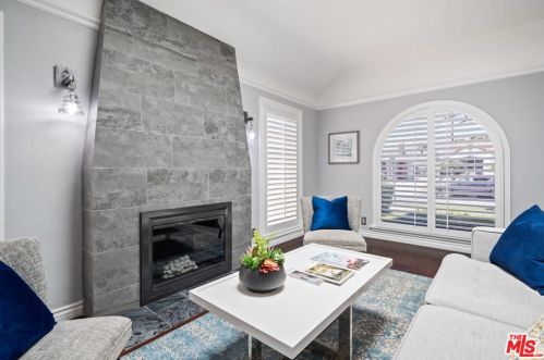 612 Ivy St, Glendale CA  91204-1012 exterior