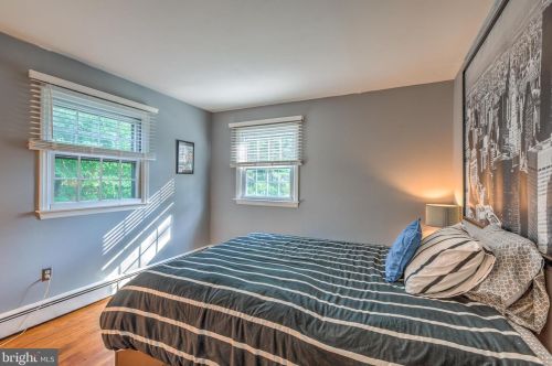 15 Lopatcong Dr, Trenton NJ 08638-1317 exterior