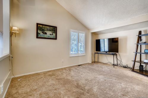 10233 Peakview Ave, Englewood CO 80111-6107 exterior