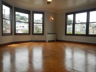 1596 11th Ave, San Francisco CA  94122-3615 exterior