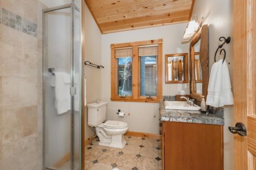 14005 Swiss Ln, Truckee CA  96161-7129 exterior