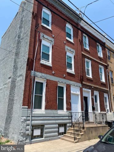 2334 30th St, Philadelphia, PA 19132-3433