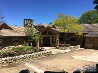 225 Ridge Dr, Linville, NC 28646-8131