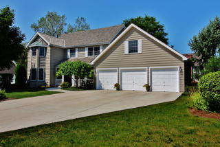 1913 Fox Meadow Ct, Gurnee, IL 60031-6011