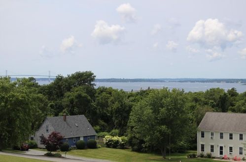 26 J H Dwyer Dr, Middletown, RI 02842-4575
