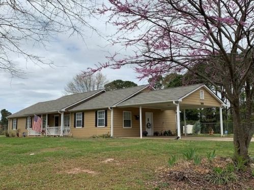 300 Briarwood Ct, Auburn, GA 30011-3044