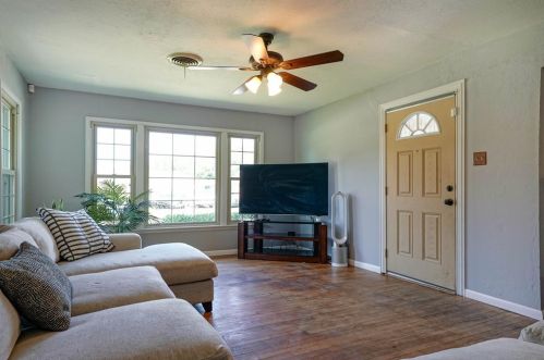 3524 Paramount St, Fort Worth TX  76117-3330 exterior