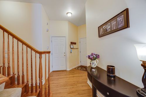 1581 Kembley Ave, Palatine, IL 60067-1211