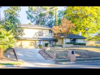 1659 Country Club Dr, Redlands, CA 92373-7341