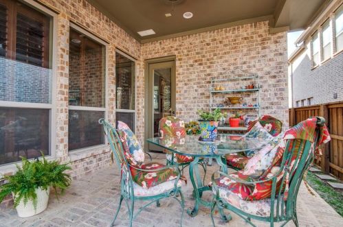 2119 Hl, Irving TX 75038-6296 exterior