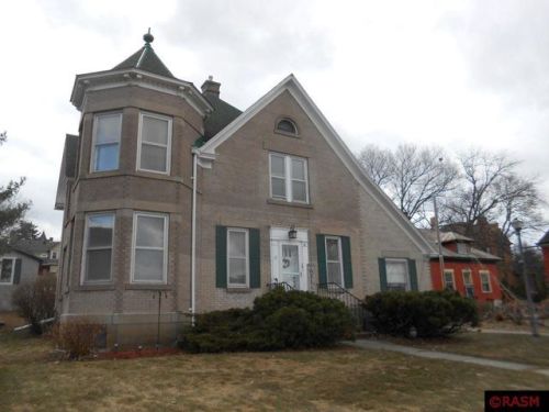 16 Broadway St, Searles, MN 56073-1714