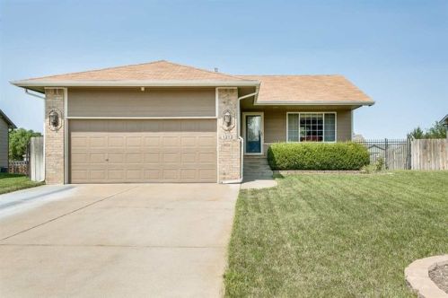 1212 Summerwood Cir, Goddard, KS 67052-8511