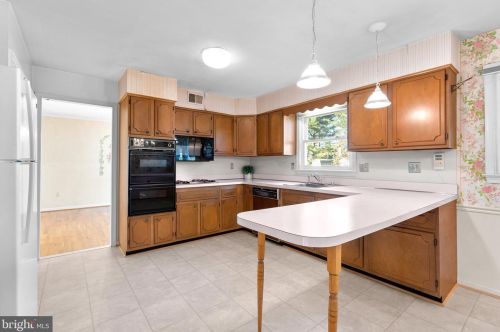 2305 Gate Dr, Silver Spring MD 20906-2208 exterior