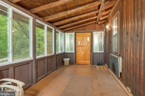 588 Shannondale Rd, Harpers Ferry WV 25425-4757 exterior