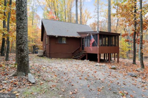335 Cayuga Trl, Hedgesville, WV 25427-7312