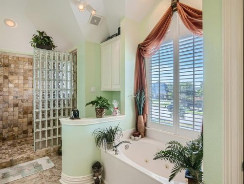 2851 Fairway Dr, Cedar Hill TX 75104-8288 exterior