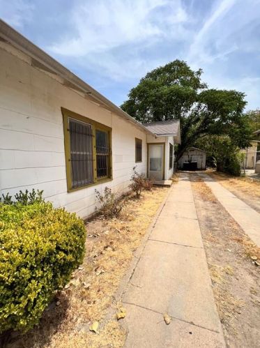 1956 Prairie Ave, Fort Worth, TX 76164-8644