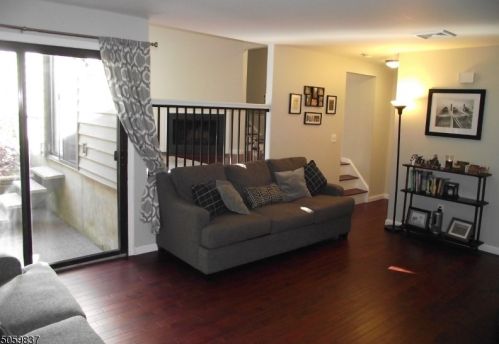 6 Slope, Clinton, NJ 08809-1134