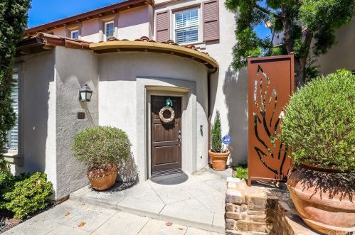 77 Canyoncrest, Irvine CA  92603-0131 exterior