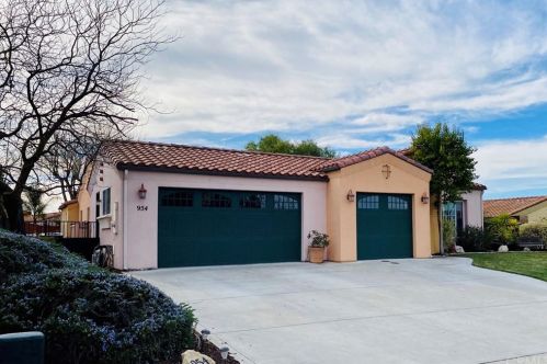 954 Vista Cerro Dr, Lake Nacimiento, CA 93446-5802
