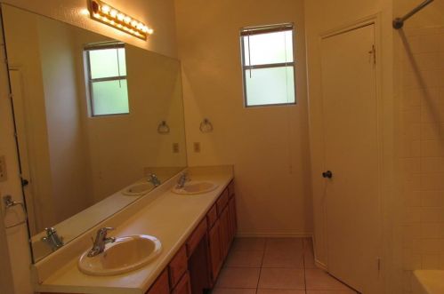 9505 Doliver Dr, Austin TX  exterior
