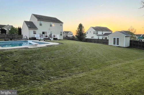 2258 Water Garden Dr, Hanover, PA 17331-8323