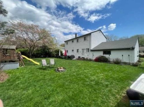 66 Omaha St, Dumont, NJ 07628-3348