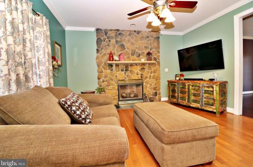 1756 Johnnycake Ln, Harpers Ferry WV 25425-6078 exterior