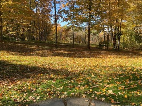 70 Scofield Hill Rd, Washington Depot, CT 06794-1012