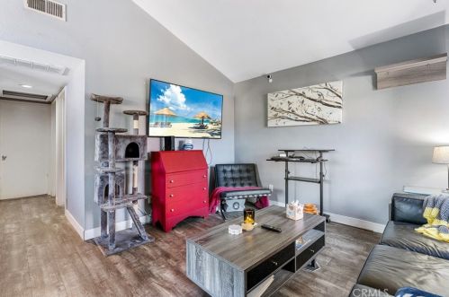 2368 Archwood Ln, Simi Valley, CA 93063-6135