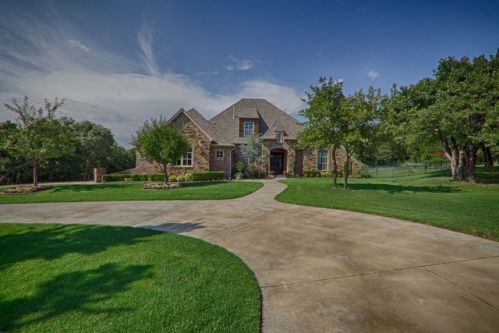 9701 Memorial Rd, Jones, OK 73049-8609