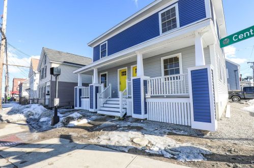 40 Pine St, Nashua, NH 03060-3231