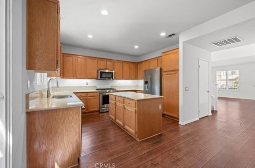 8734 Heatherwood Rd, Anaheim CA  92808-1690 exterior