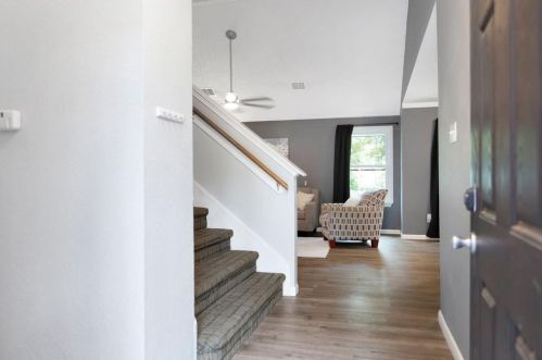 8003 Finch Trl, Austin TX  78745-6838 exterior