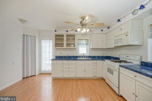131 Maryland Ave, Palmyra, NJ 08065-1324