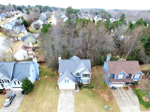 725 Suwanee Lakes Cir, Suwanee, GA 30024-3157