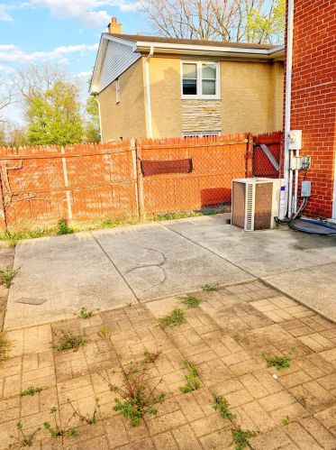 7747 Nordica Ave, Niles IL  60714-3389 exterior