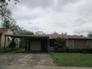 4924 Lovell Ave, Fort Worth TX  76107-5329 exterior