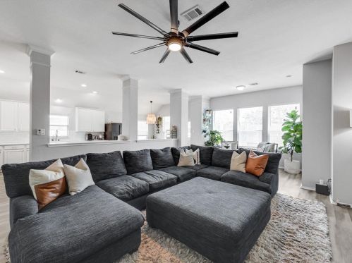 6552 Fairview Dr, Fort Worth TX  76148-1440 exterior