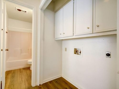 404 Dittmar Rd, Austin TX  78745-7004 exterior