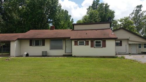 214 Oak St, Stockton, MO 65785-9330