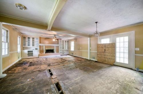 1880 Hamlin Dr, Marietta, GA 30064-2818