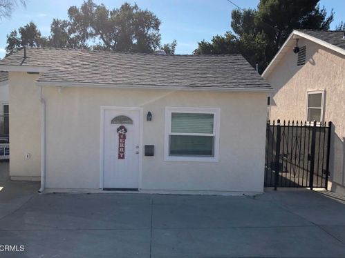 2834 Los Olivos Ln, Glendale, CA 91214-2830