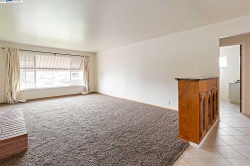 1994 Evergreen Ave, San Leandro CA 94577-6202 exterior